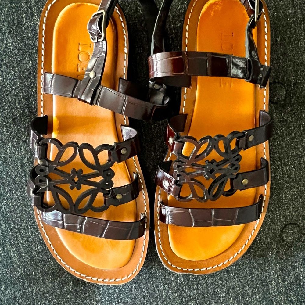 LOEWE SANDALS LEATHER CROC GENTLY WORN SIZE 38